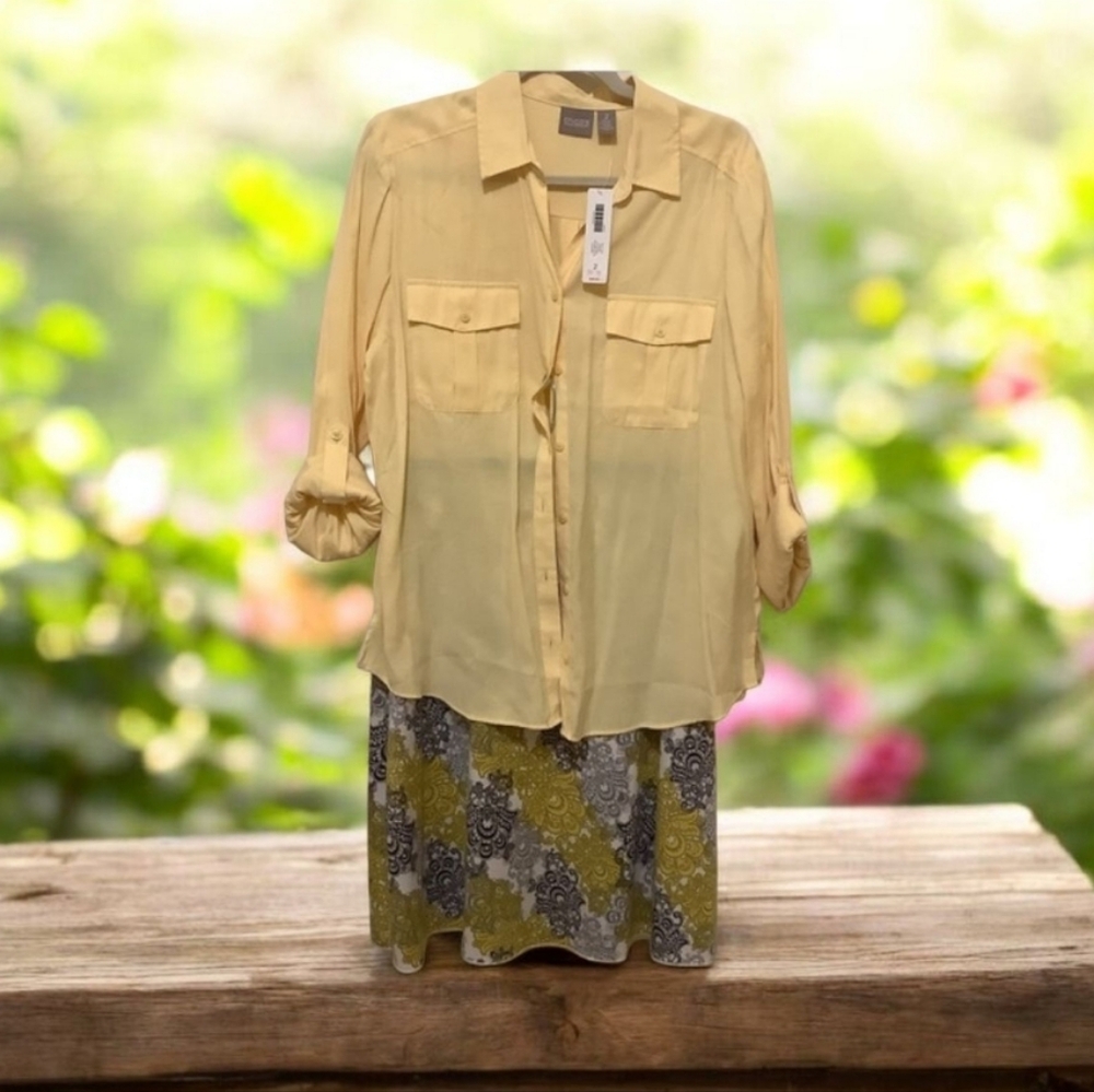 Chicos blouse NWT size 2 59$ with skirt yellow gray stretchy size L-XL